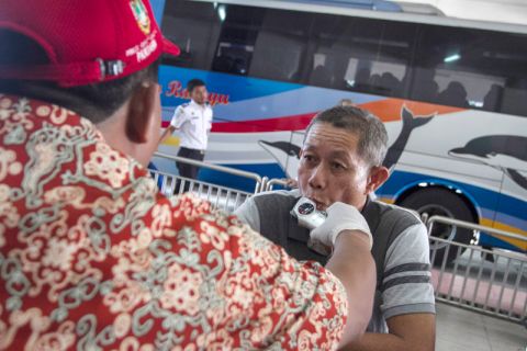 Pemeriksaan kesehatan pengemudi bus