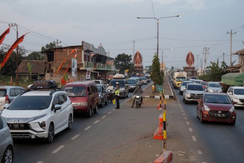 Contra Flow Jalur Pantura Gringsing