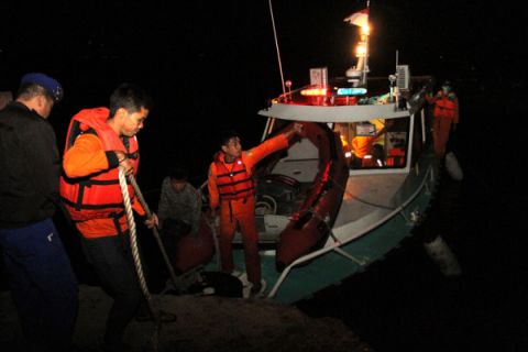 Pencarian Korban Kapal Tenggelam Di Danau Toba
