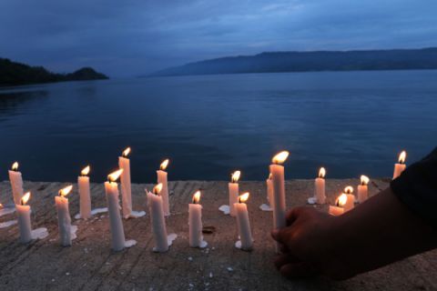 Lilin Duka Danau Toba