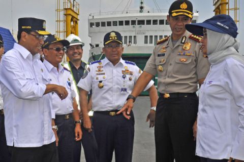 Menhub Tinjau Pelabuhan Merak