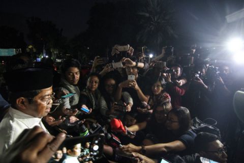 Mensos Terima Anak Korban Terorisme