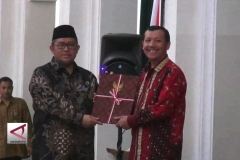 Aher serahkan memori jabatan dan akan menjadi dosen