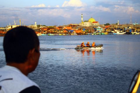 Pencarian Korban Kapal Tenggelam