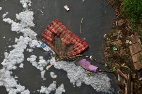 Permasalahan Sampah Sungai Ibu Kota