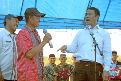 Menteri beri bantuan petani Bombana