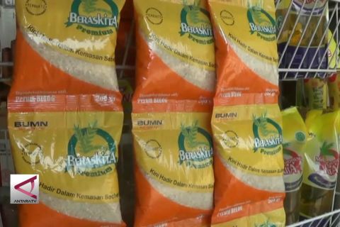 Bulog Batang mulai edarkan beras sachet