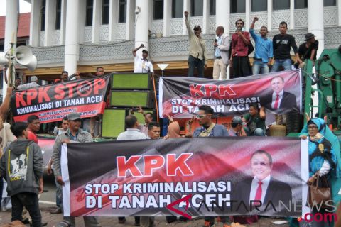 Aksi dukung Irwandi Yusuf