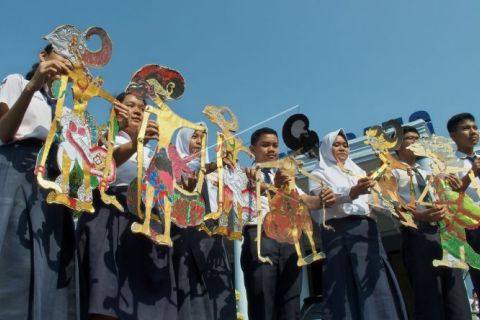 Masa pengenalan lingkungan sekolah bertema nasionalis