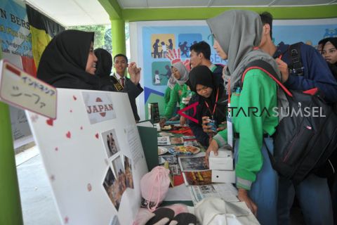 BUMN Hadir- SMN kunjungi sekolah unggulan  dan Politeknik Sriwijaya