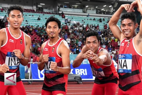 Tim lari 4x100 meter Zohri sabet medali perak