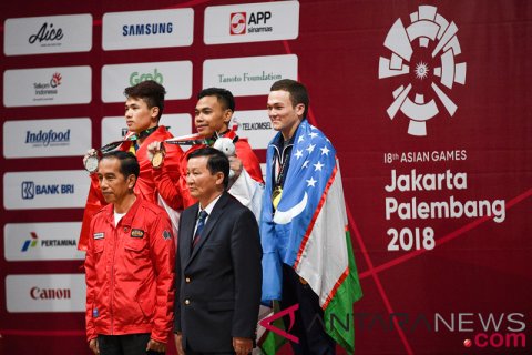 Emas Angkat Besi Putra 62Kg