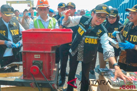 Pemusnahan Minuman Keras Dan Rokok Ilegal
