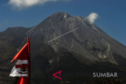 PERTUMBUHAN KUBAH LAVA GUNUNG MERAPI
