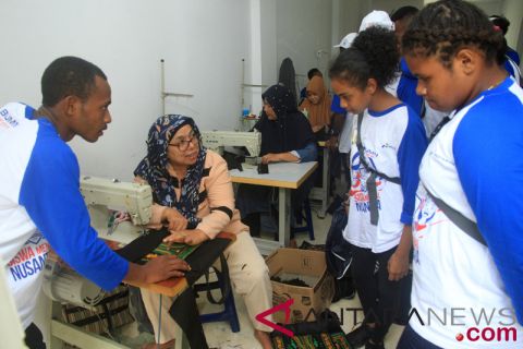 BUMN Hadir - SMN Kunjungi Rumah Kreatif