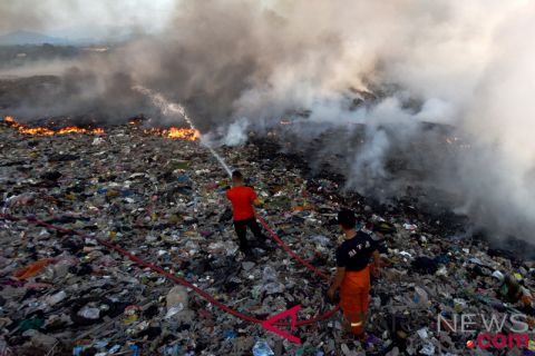 Kebakaran TPA Antang Makassar