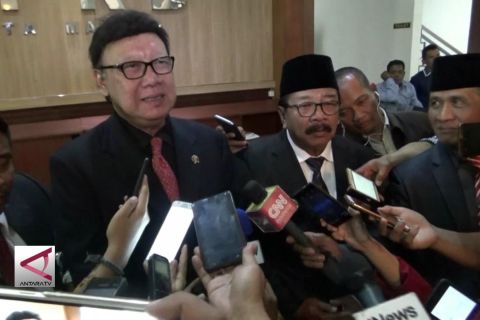 Mendagri siap berhentikan ribuan ASN bermasalah