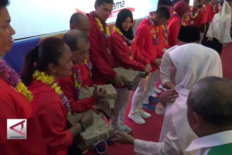 Khofifah & Emil beri tali asih para Atlet Asian Games