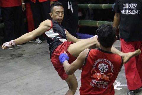 Tradisi Pencak Dor