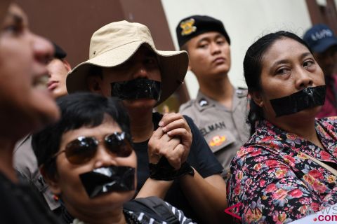 Aksi Solidaritas Pembebasan Jurnalis Reuters