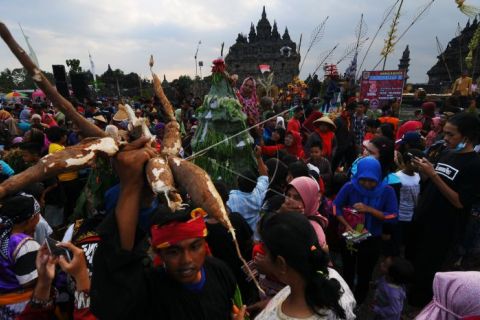 Kirab seni dan budaya Prambanan