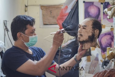 PERAJIN ALAT PERAGA KESEHATAN