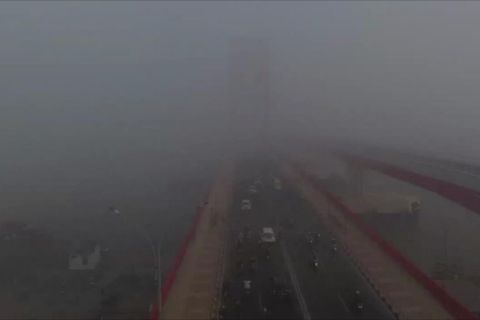 Kabut asap tebal menyelimuti Kota Palembang