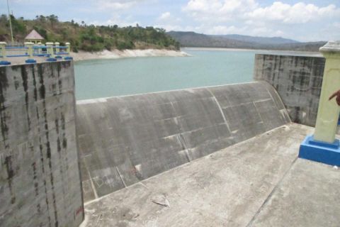 Bendungan Tilong mulai mengering