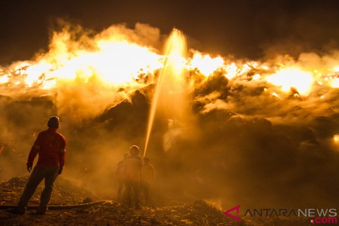 Kebakaran TPA Putri Cempo