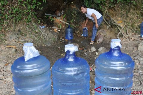 Kesulitan Air Bersih Akibat Pencemaran Tambang Emas Ilegal