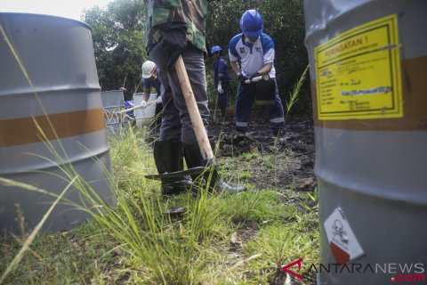 Pembersihan Limbah B3 di Batam