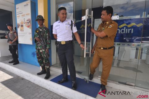 Pengamanan Bank Pascagempa Palu