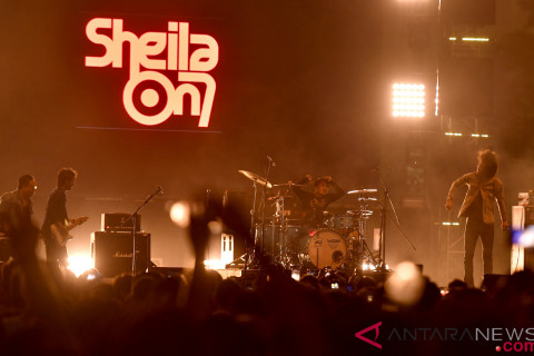 Sheila On 7 di Synchronize Fest
