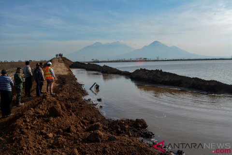 Tanggul Lumpur Sidoarjo Ambles