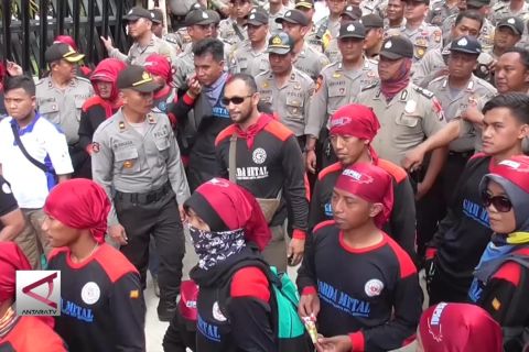 Disnaker kirim dua usul angka UMK Batam