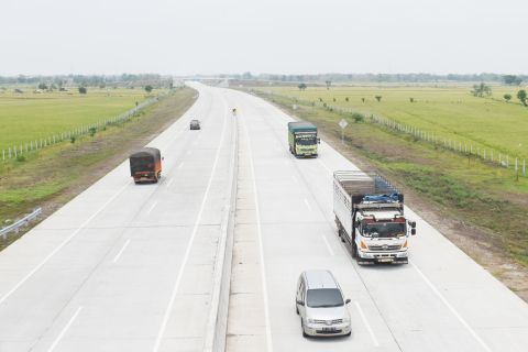 Rini ingin Trans Jawa selesai sebelum Natal