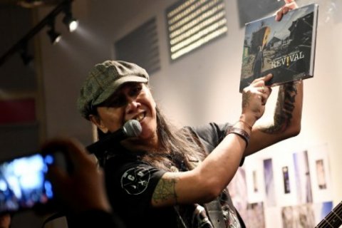 Aksi Roy Jeconiah
