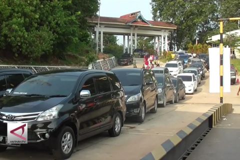 Penumpang membludak paksa ASDP tambah frekuensi pelayaran