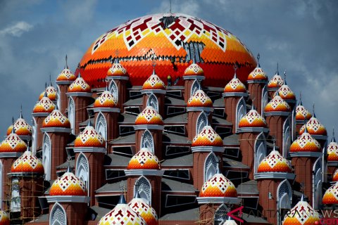 Pembangunan Masjid 99 Kubah