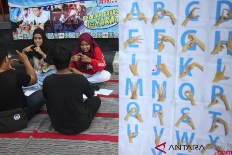 Sosialisasi Bahasa Isyarat