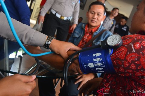 Tes Kesehatan dan Narkoba Sopir Bus