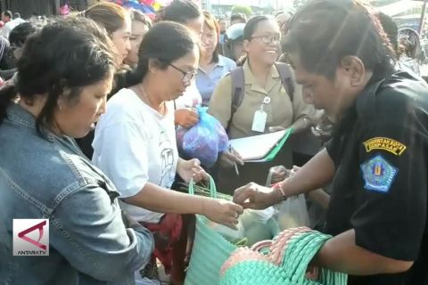 Sosialisasi pengurangan penggunaan kantong plastik
