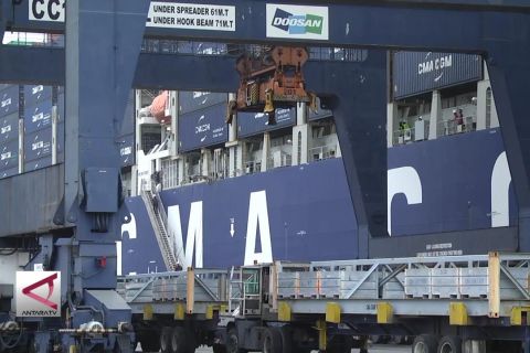 Ekspor Desember 2018 turun 4,62%, impor tumbuh 1,16%