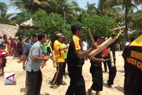 Tanggap bencana tsunami di Pantai Mustika Pancer