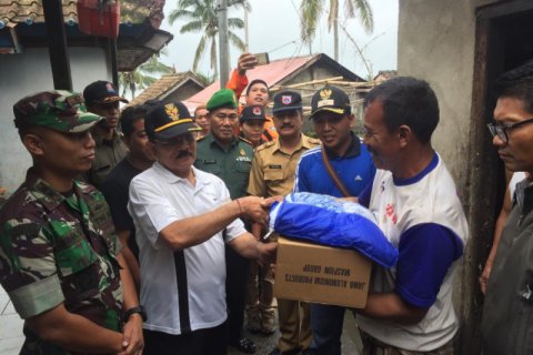 Landslide claims two lives in Karangasem