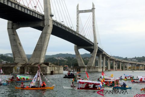 Perahu hias kampanyekan hidup sehat