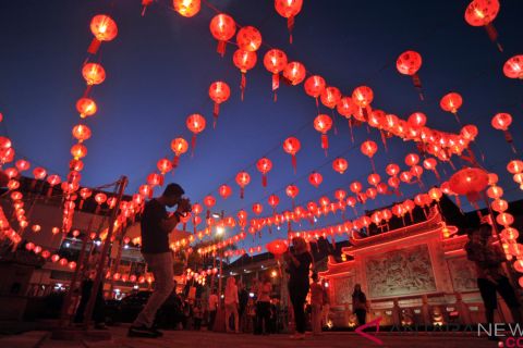 Persiapan Imlek di Padang