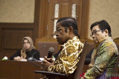 Sidang lanjutan Eni Saragih