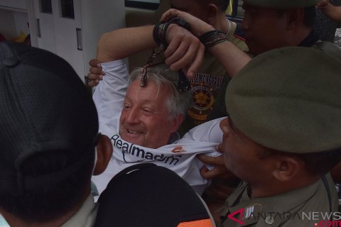 WNA Swiss mengamuk di Kantor Konsulat