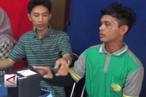 Warga binaan rekam data KTP elektronik
